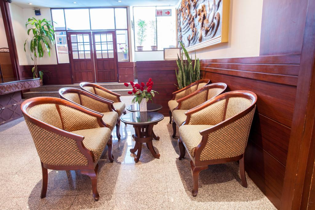The Euro Grande Hotel Bangkok Extérieur photo