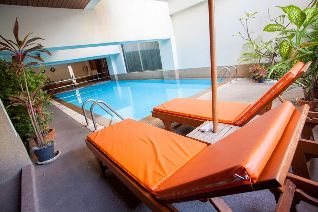 The Euro Grande Hotel Bangkok Extérieur photo