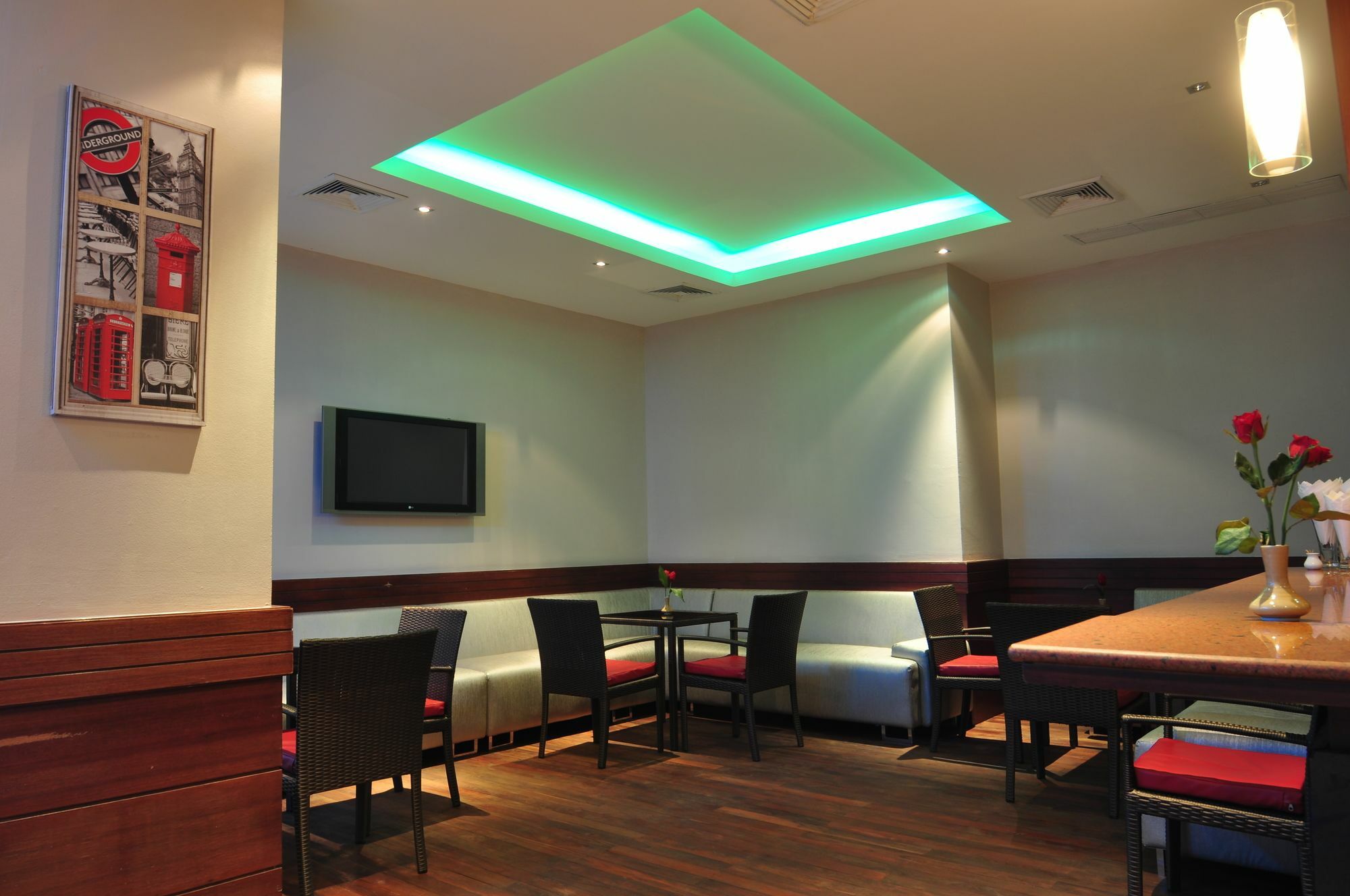 The Euro Grande Hotel Bangkok Extérieur photo